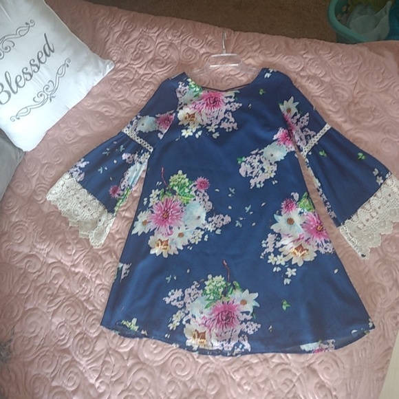 Dress - Picture 1 of 2